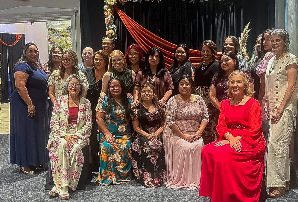 As I Walked Alongside Them, I Was Formed Too – Mientras las acompañaba, yo también fui formada